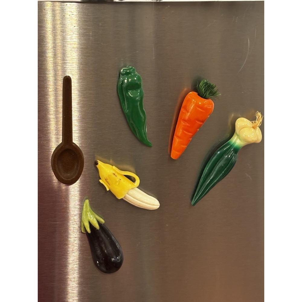 Vintage Novelty Fridge Magnets Vegetable Shaped - Picture 10 of 10